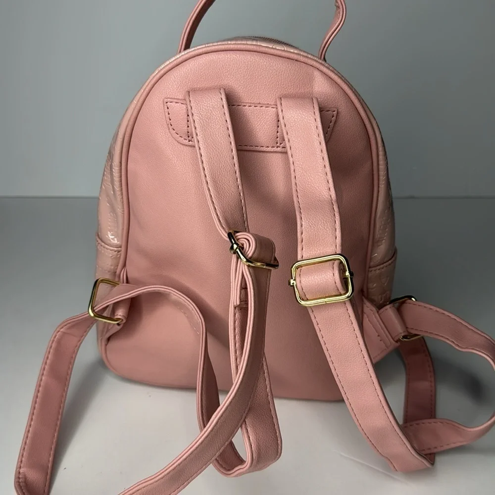 Juicy Couture please zoom
